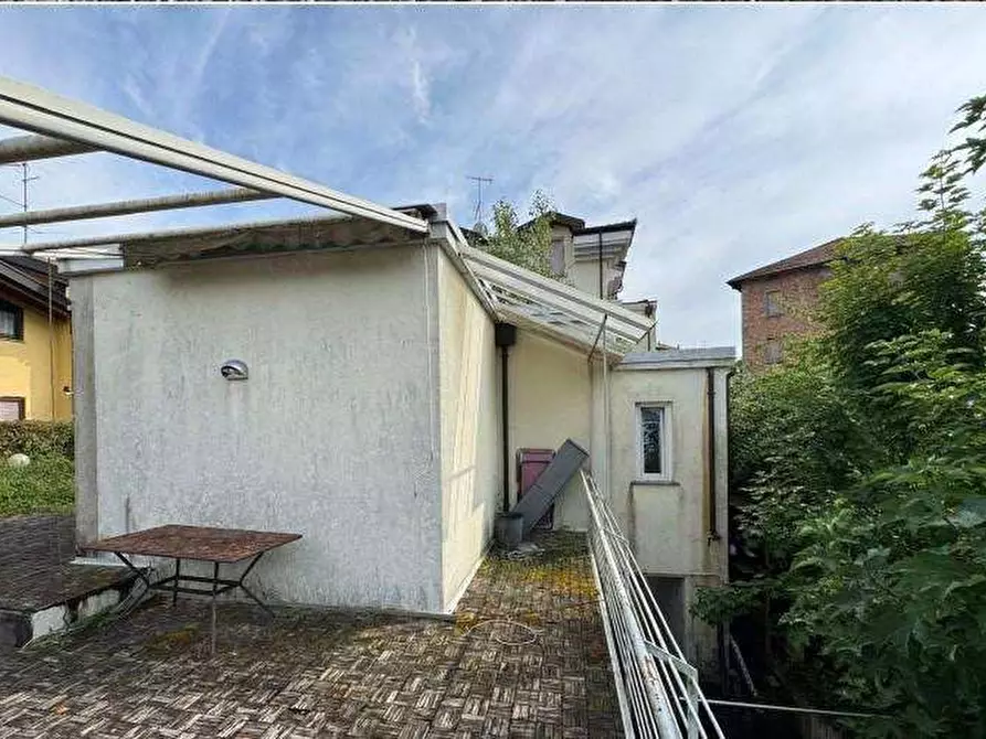 Immagine 8 di Appartamento in vendita  in Via IV Novembre  1 a Faloppio