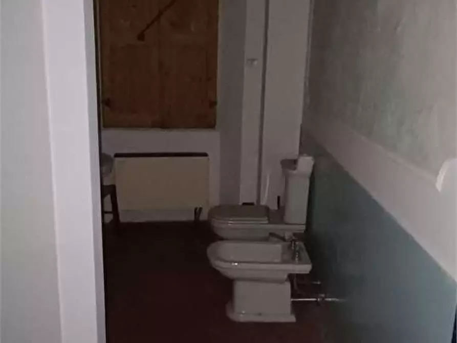 Immagine 28 di Rustico / casale in vendita  in via Garibaldi 3 a Casalzuigno