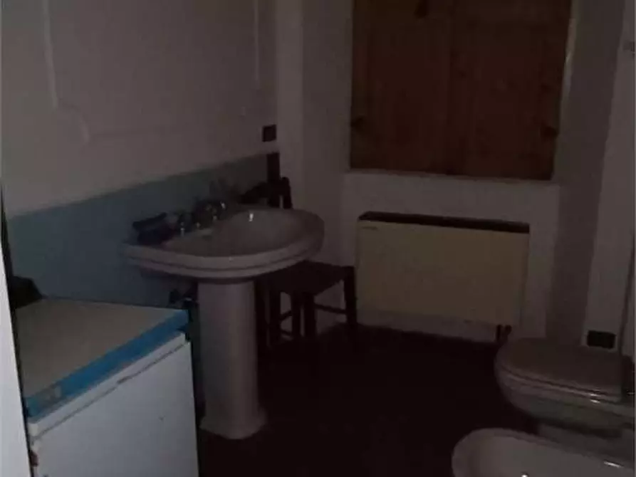 Immagine 29 di Rustico / casale in vendita  in via Garibaldi 3 a Casalzuigno