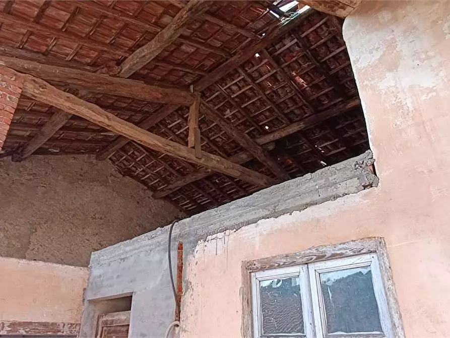 Immagine 12 di Rustico / casale in vendita  in via Garibaldi 3 a Casalzuigno
