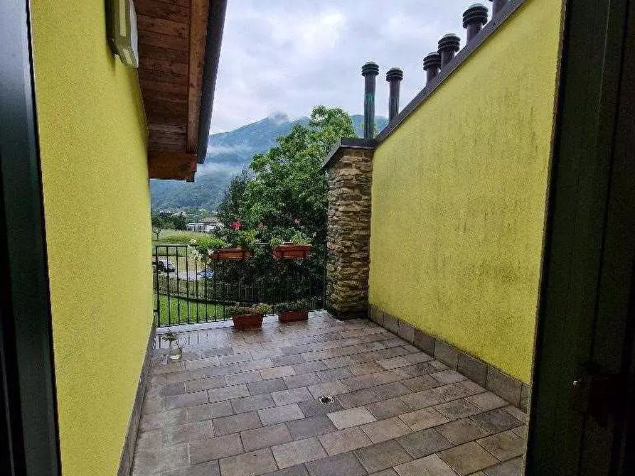 Immagine 11 di Appartamento in vendita  in Via san Michele  10 a Valbrona