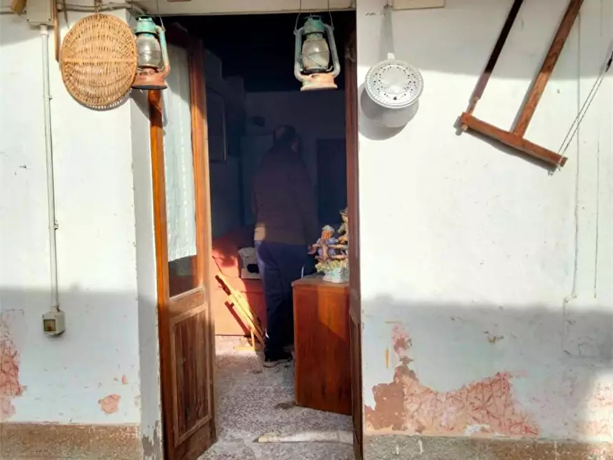 Immagine 3 di Appartamento in vendita  in Via san bartolomeo 16-18 a Cittiglio