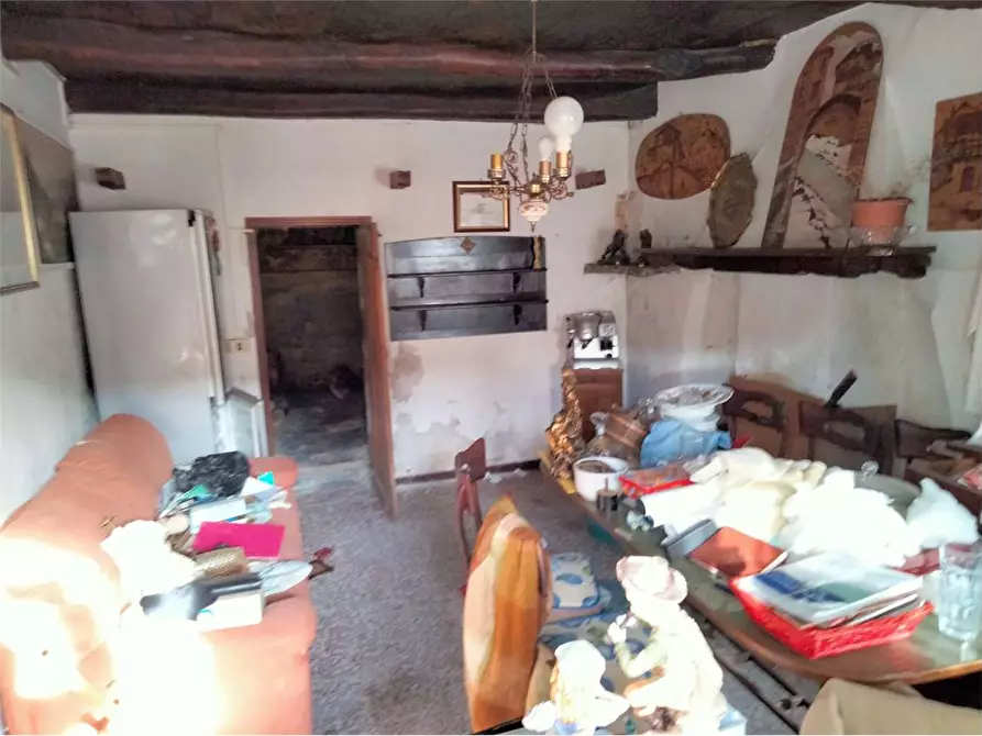 Immagine 5 di Appartamento in vendita  in Via san bartolomeo 16-18 a Cittiglio