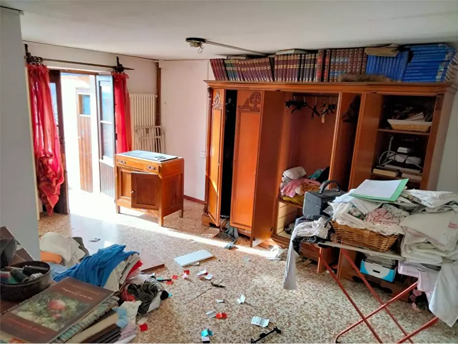 Immagine 12 di Appartamento in vendita  in Via san bartolomeo 16-18 a Cittiglio