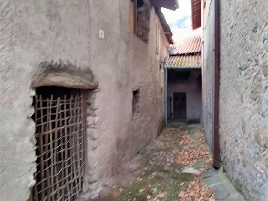 Immagine 1 di Appartamento in vendita  in Via san bartolomeo 16-18 a Cittiglio