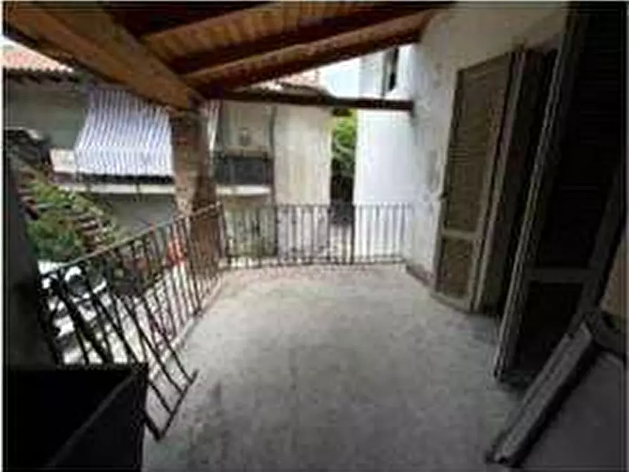 Immagine 9 di Porzione di casa in vendita  in Strada stazione 11 a Cocquio-Trevisago