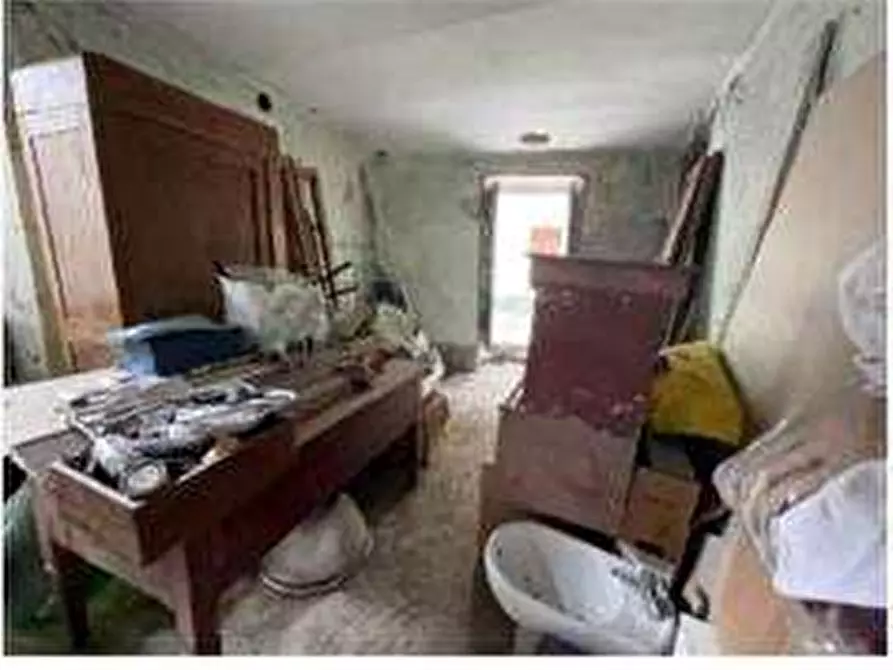 Immagine 11 di Porzione di casa in vendita  in Strada stazione 11 a Cocquio-Trevisago