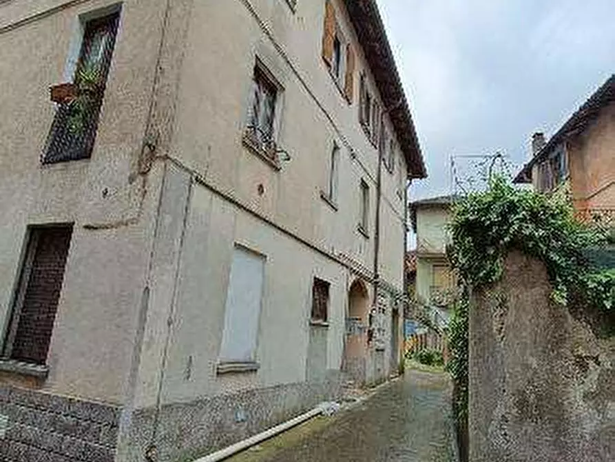 Immagine 1 di Appartamento in vendita  in Via Umberto I a Lurate Caccivio