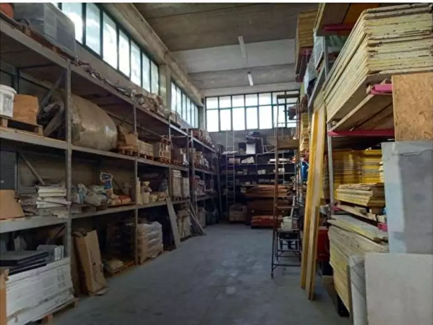 Immagine 11 di Magazzino in vendita  in Frazione Crugola - Via Stazione 128 a Mornago