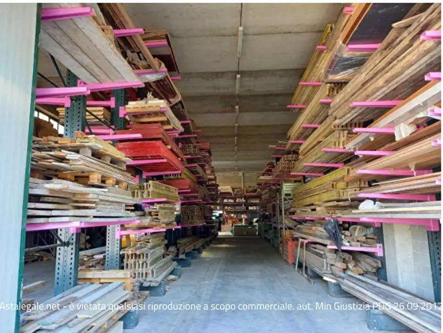 Immagine 13 di Magazzino in vendita  in Frazione Crugola - Via Stazione 128 a Mornago