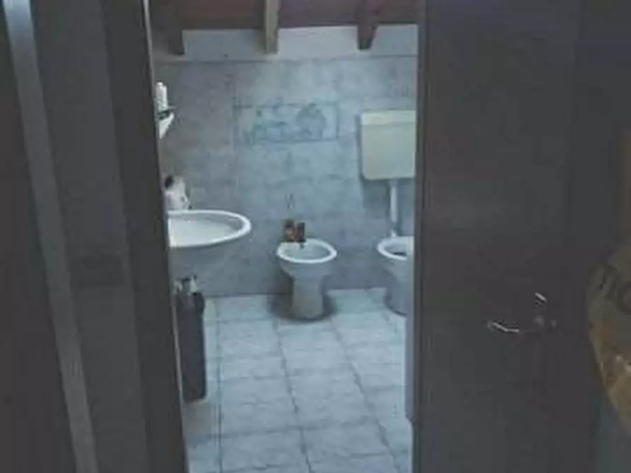 Immagine 3 di Appartamento in vendita  in Via Fiume, 10 a Ferno