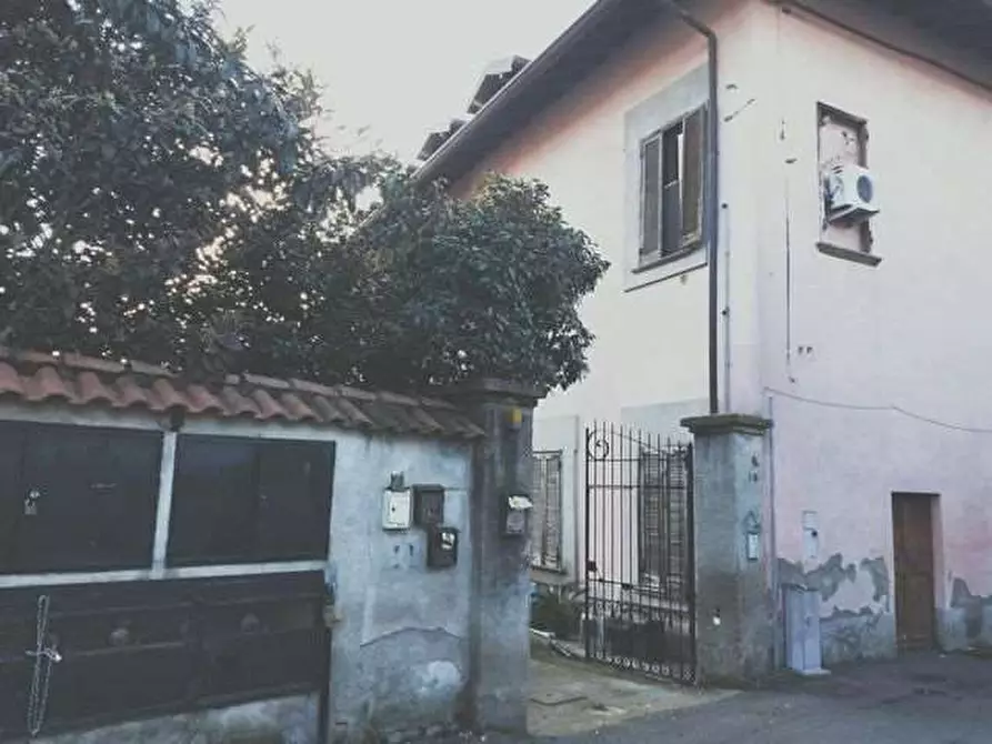 Immagine 9 di Appartamento in vendita  in Via Fiume, 10 a Ferno