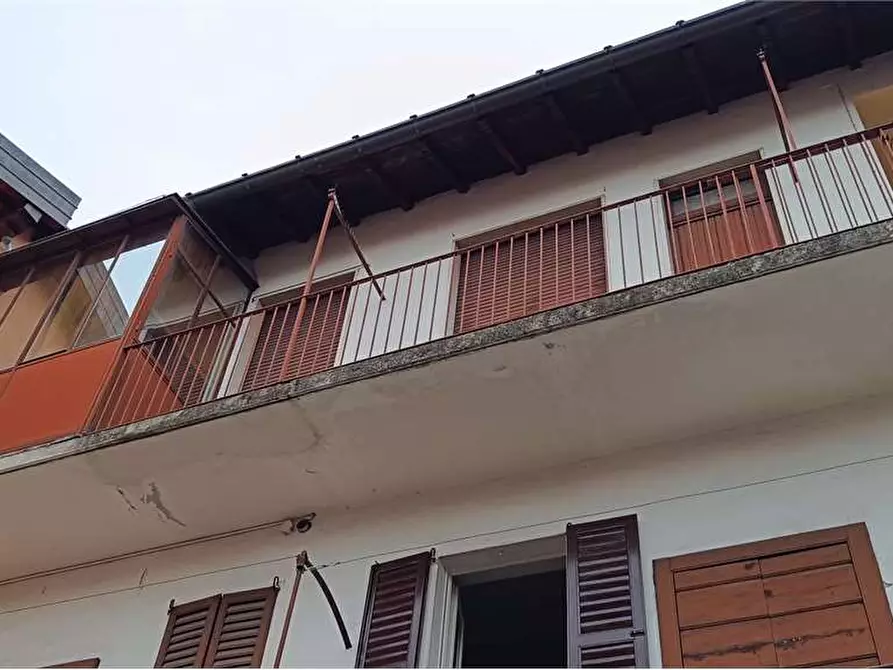 Immagine 5 di Porzione di casa in vendita  in vicolo del chiosi a Gazzada Schianno