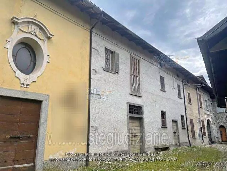 Immagine 1 di Stabile in vendita  in Via della chiesa 13 13 a Cuvio