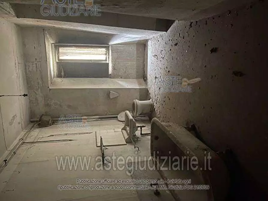 Immagine 2 di Stabile in vendita  in Via della chiesa 13 13 a Cuvio