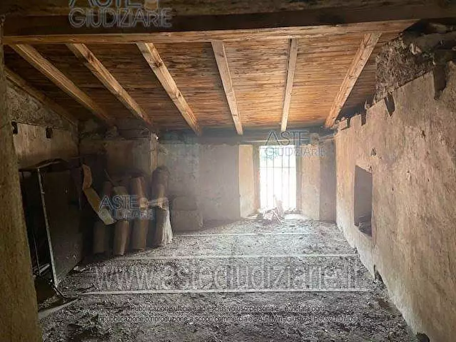 Immagine 5 di Stabile in vendita  in Via della chiesa 13 13 a Cuvio