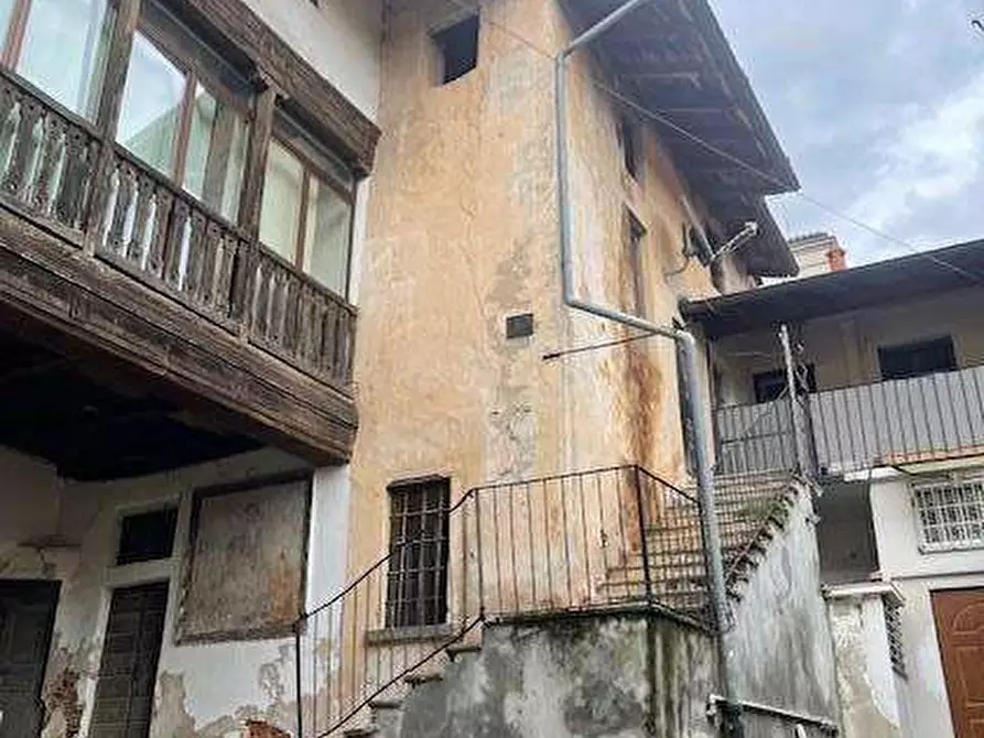 Immagine 1 di Stabile in vendita  in Via della chiesa 13 a Cuvio