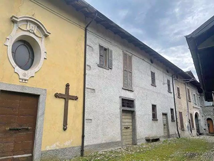 Immagine 18 di Stabile in vendita  in Via della chiesa 13 13 a Cuvio