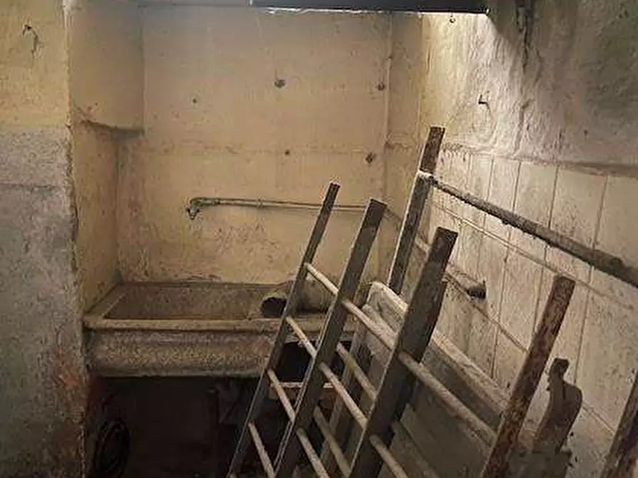 Immagine 7 di Stabile in vendita  in Via della chiesa 13 a Cuvio