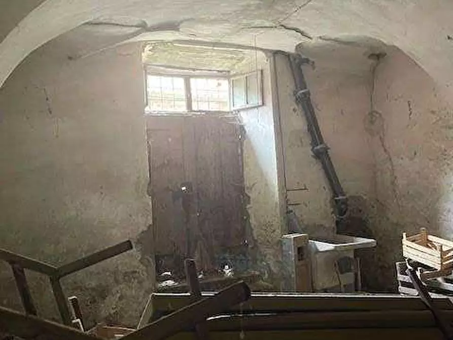Immagine 8 di Stabile in vendita  in Via della chiesa 13 a Cuvio