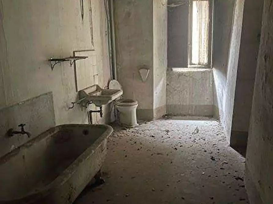 Immagine 10 di Stabile in vendita  in Via della chiesa 13 a Cuvio