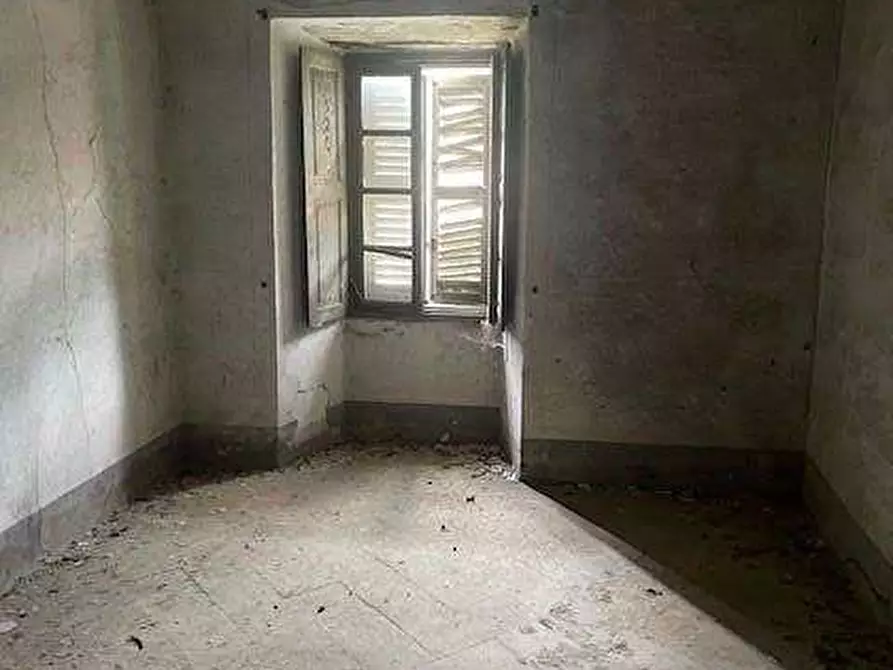 Immagine 17 di Stabile in vendita  in Via della chiesa 13 a Cuvio