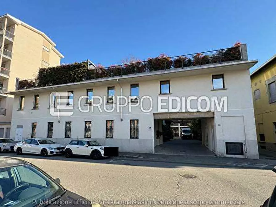 Immagine 1 di Laboratorio in vendita  in Via vincenzo bellini 24 a Busto Arsizio