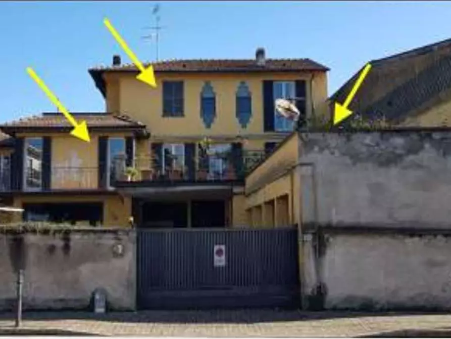 Immagine 1 di Appartamento in vendita  in Via scipione ronchetti 393 a Cavaria Con Premezzo