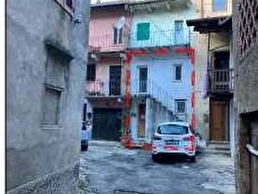 Immagine 1 di Appartamento in vendita  in Via g. marconi 43 a Besano