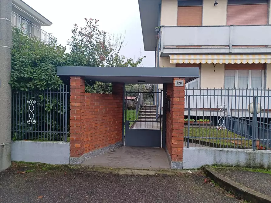 Immagine 2 di Appartamento in vendita  in Via G. Rossini 120 a Busto Arsizio