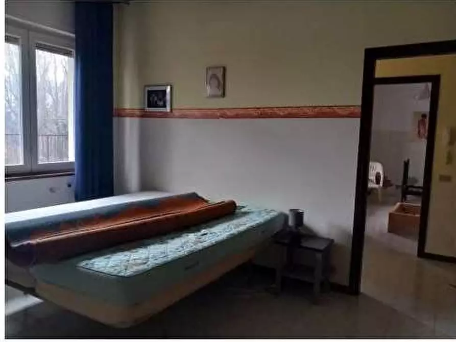 Immagine 5 di Villa in vendita  in Via roncaccio 11 a Cocquio-Trevisago