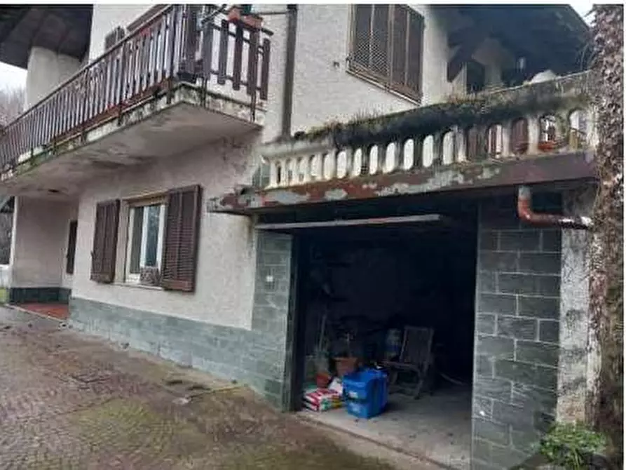 Immagine 11 di Villa in vendita  in Via roncaccio 11 a Cocquio-Trevisago