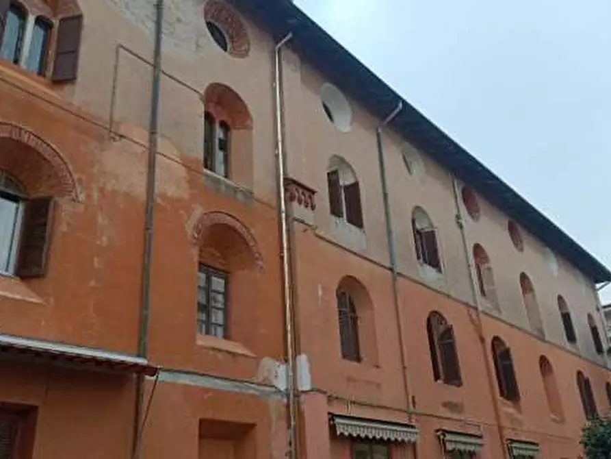 Immagine 1 di Appartamento in vendita  in Via Largo Giulio Cesare  4 a Varano Borghi