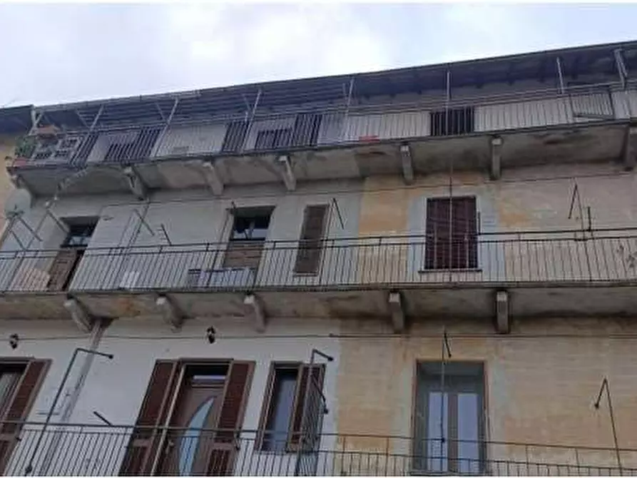 Immagine 2 di Appartamento in vendita  in Via Largo Giulio Cesare  4 a Varano Borghi