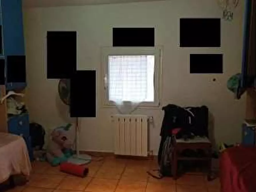 Immagine 4 di Appartamento in vendita  in Via Largo Giulio Cesare  4 a Varano Borghi