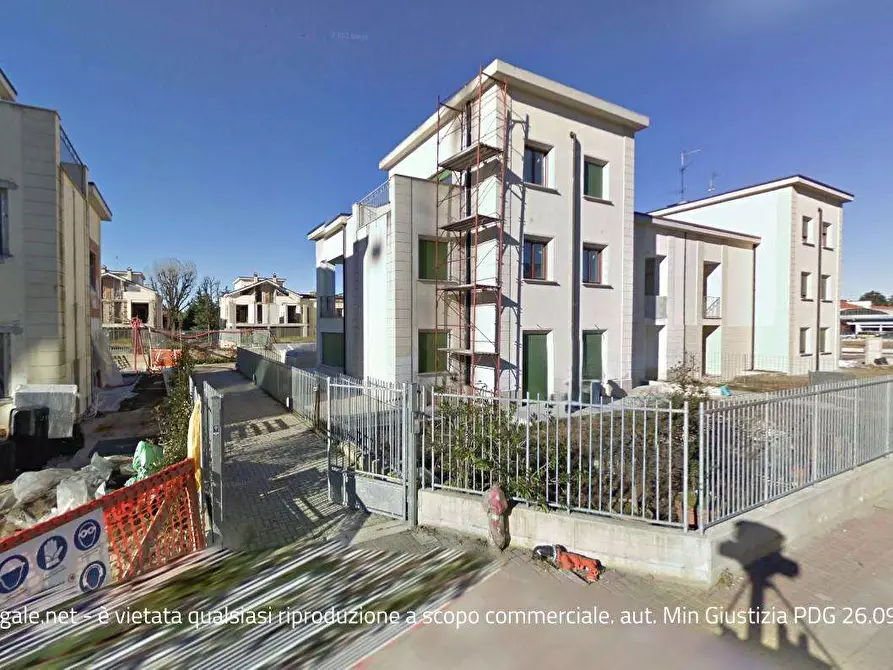 Immagine 1 di Garage in vendita  in Corso Leonardo da Vinci a Gallarate