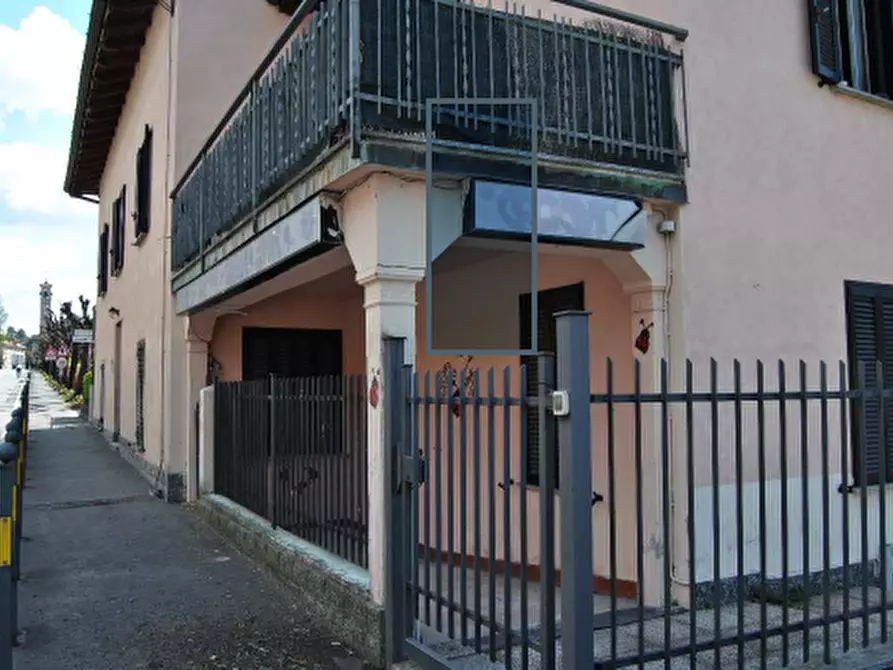 Immagine 2 di Villa in vendita  in Via Vittorio Veneto 57 a Travedona-Monate