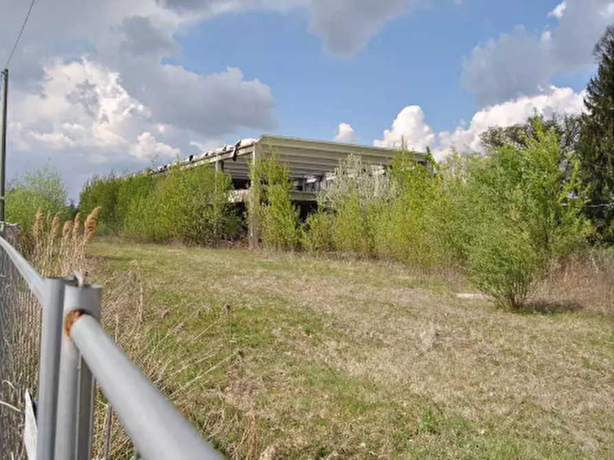 Immagine 9 di Villa in vendita  in Via Vittorio Veneto 57 a Travedona-Monate