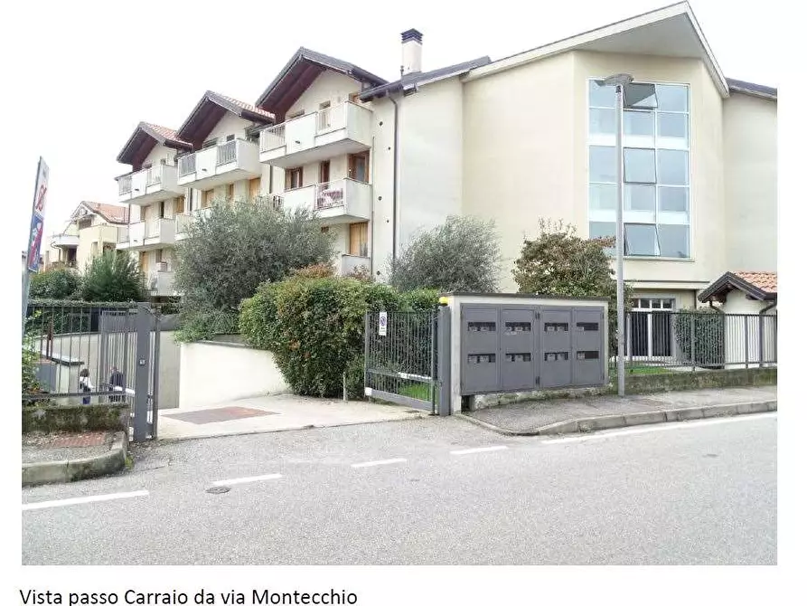 Immagine 1 di Negozio in vendita  in Via C. Cattaneo 5 a Busto Arsizio