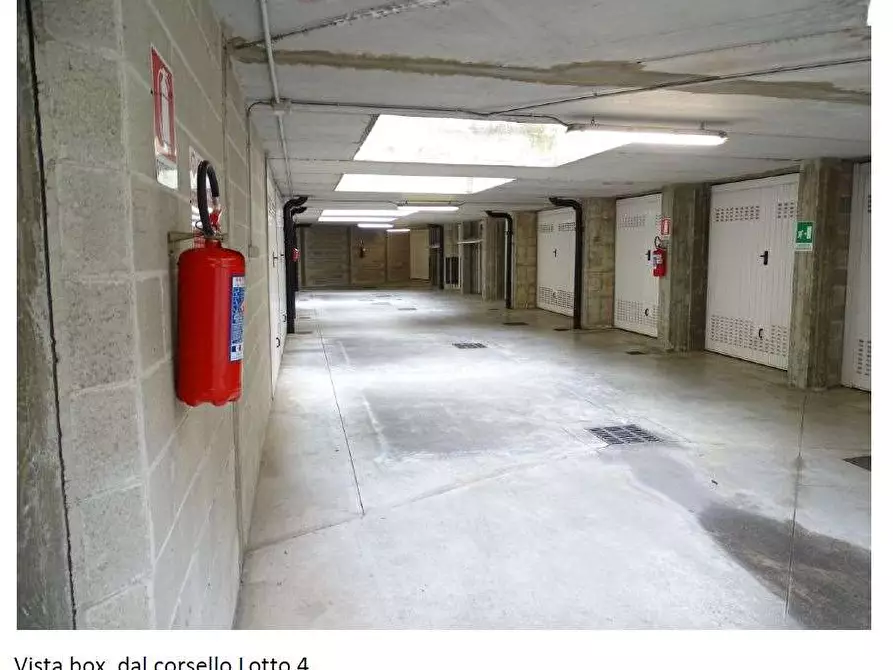 Immagine 4 di Negozio in vendita  in Via C. Cattaneo 5 a Busto Arsizio