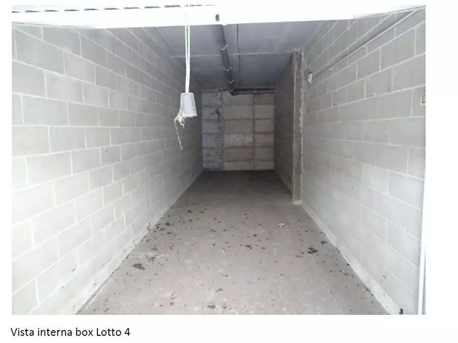 Immagine 6 di Negozio in vendita  in Via C. Cattaneo 5 a Busto Arsizio