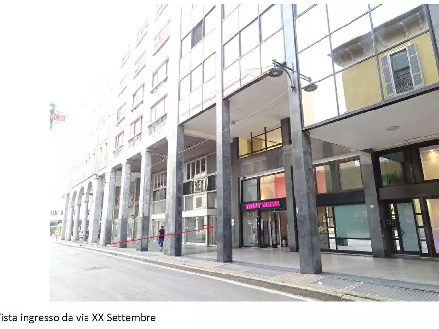 Immagine 7 di Negozio in vendita  in Via C. Cattaneo 5 a Busto Arsizio