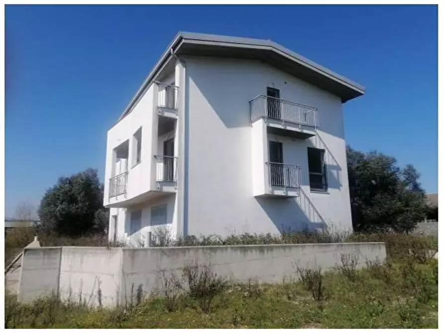 Immagine 1 di Villa in vendita  in Via Tratturo snc, loc. Villa Oliveti a Rosciano
