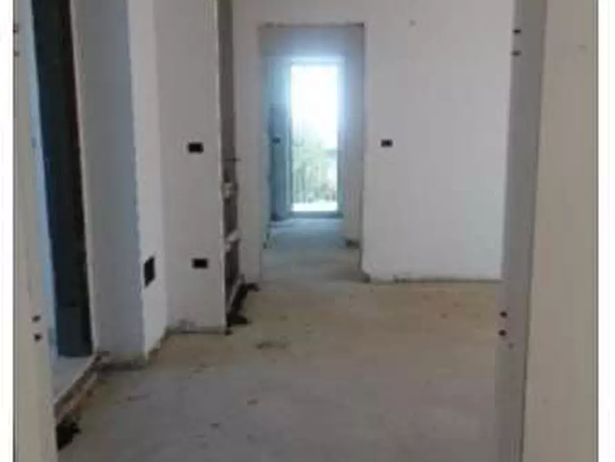 Immagine 24 di Villa in vendita  in Via Tratturo snc, loc. Villa Oliveti a Rosciano