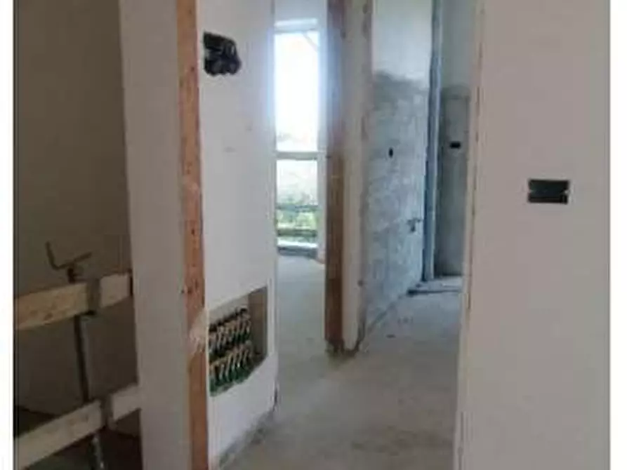 Immagine 26 di Villa in vendita  in Via Tratturo snc, loc. Villa Oliveti a Rosciano