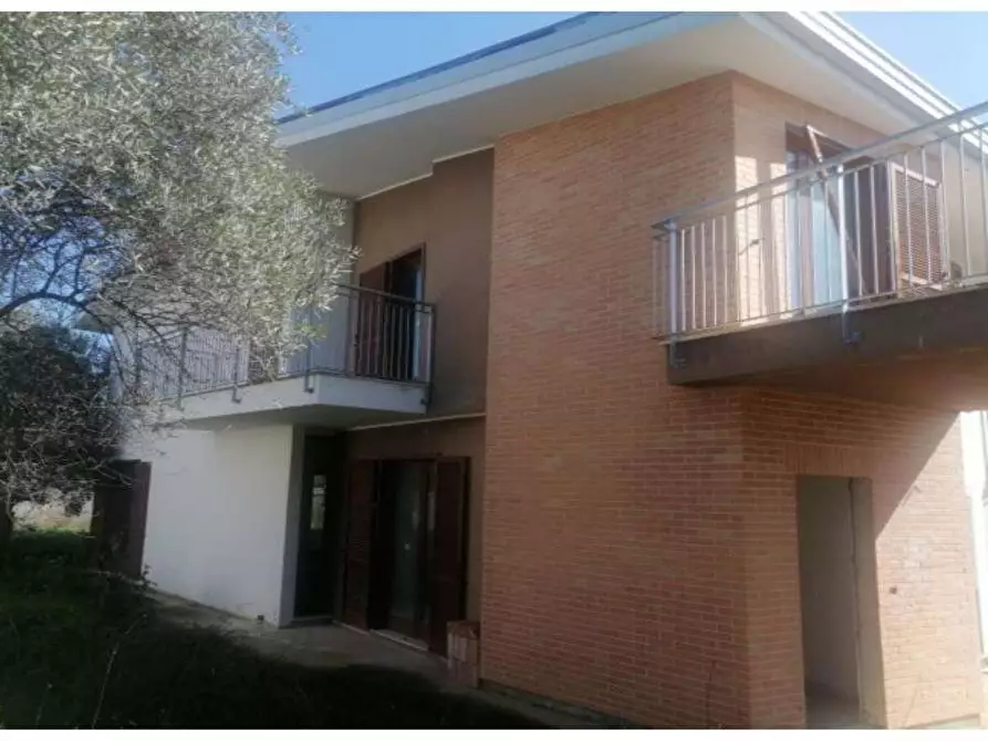 Immagine 12 di Villa in vendita  in Via Tratturo snc, loc. Villa Oliveti a Rosciano