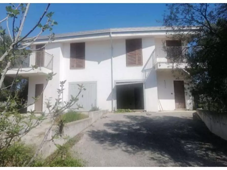 Immagine 5 di Villa in vendita  in Via Tratturo snc, loc. Villa Oliveti a Rosciano
