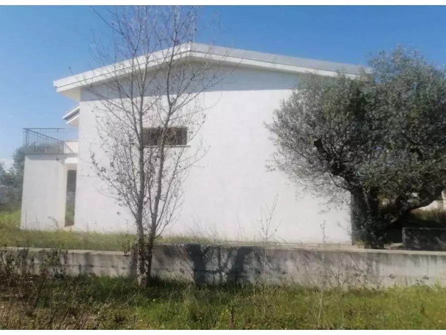 Immagine 9 di Villa in vendita  in Via Tratturo snc, loc. Villa Oliveti a Rosciano