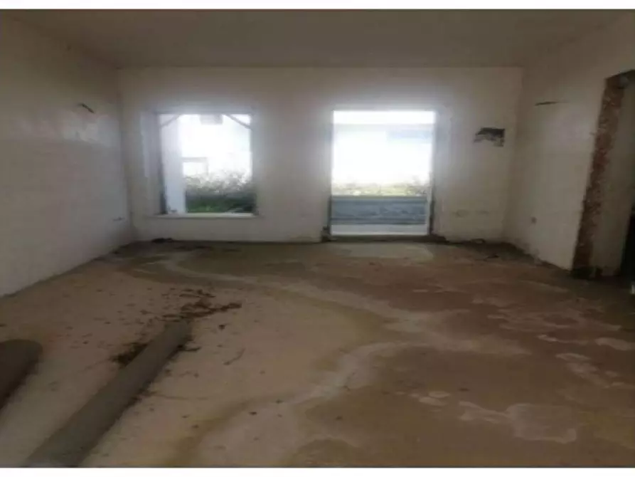 Immagine 38 di Villa in vendita  in Via Tratturo snc, loc. Villa Oliveti a Rosciano