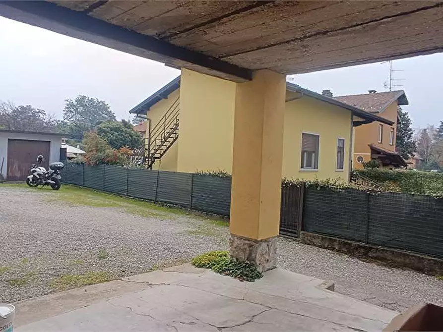 Immagine 3 di Porzione di casa in vendita  in via dante 49 a Cocquio-Trevisago